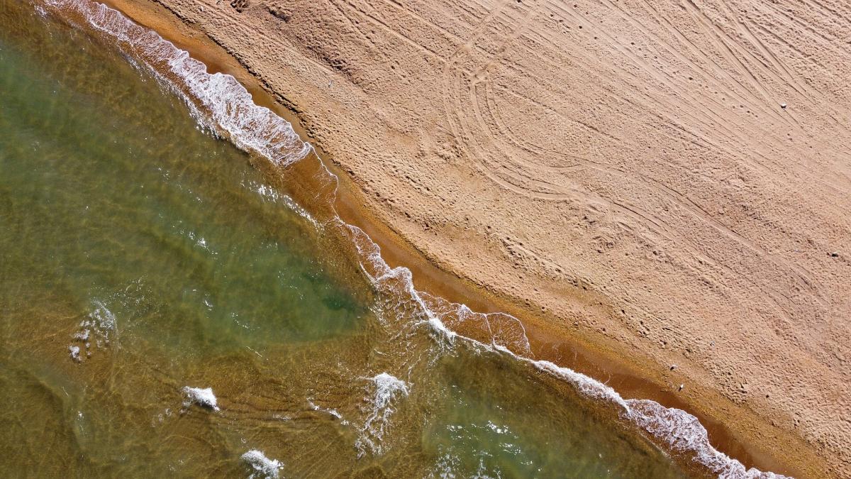 Граничит с пятью странами: какое озеро самое большое в мире Граничит с пятью странами: какое озеро самое большое в мире