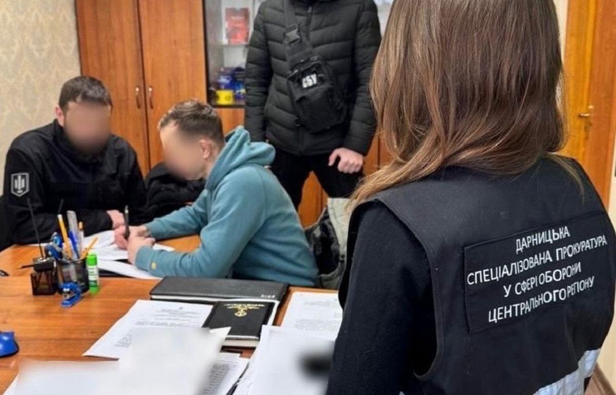 Здав у ломбард техніку, яка мала захищати небо Київщини: викрито командира взводу