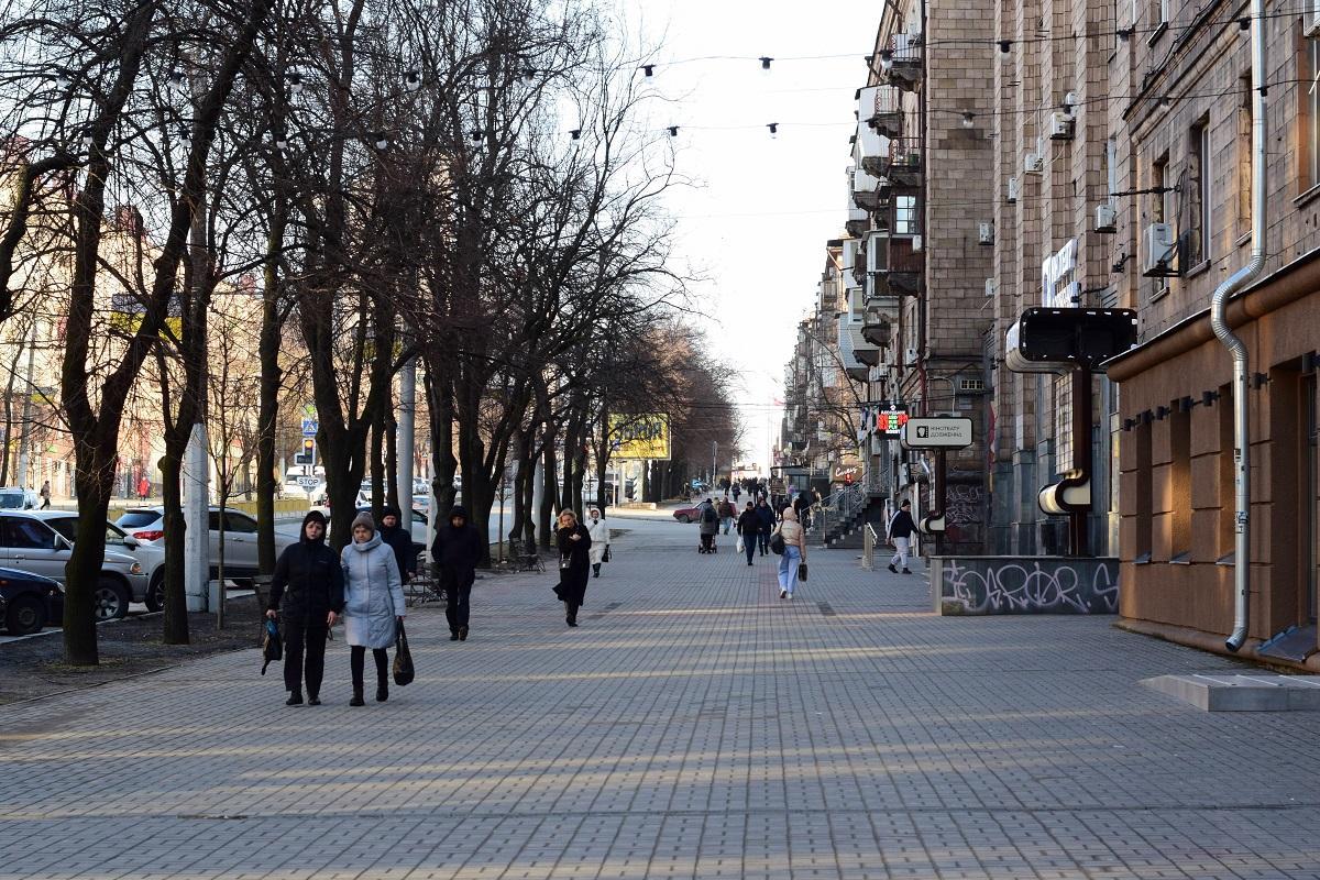 За 20 кілометрів від ворога: як живе прифронтове Запоріжжя За 20 кілометрів від ворога: як живе прифронтове Запоріжжя