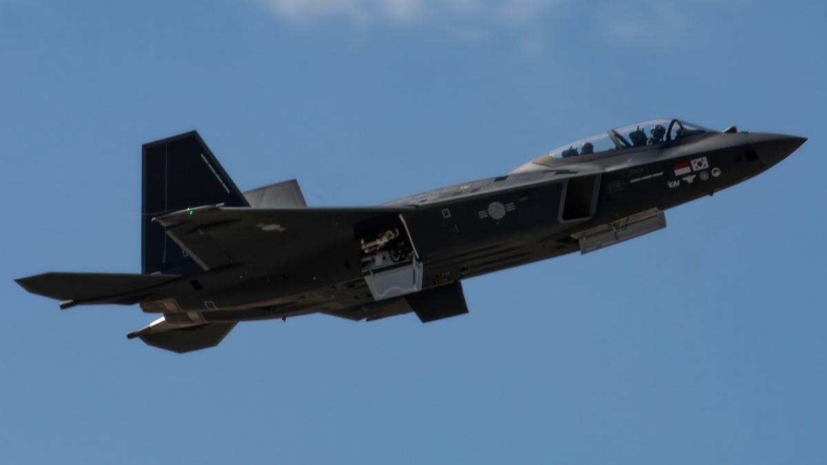 Забудьте про F-16: Південна Корея запускає 'винищувач майбутнього' Забудьте про F-16: Південна Корея запускає 'винищувач майбутнього'