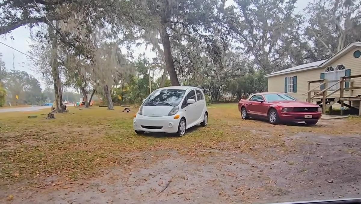 Американець купив 'найгірший електромобіль' і був здивований його запасом ходу (відео) Американець купив 'найгірший електромобіль' і був здивований його запасом ходу (відео)