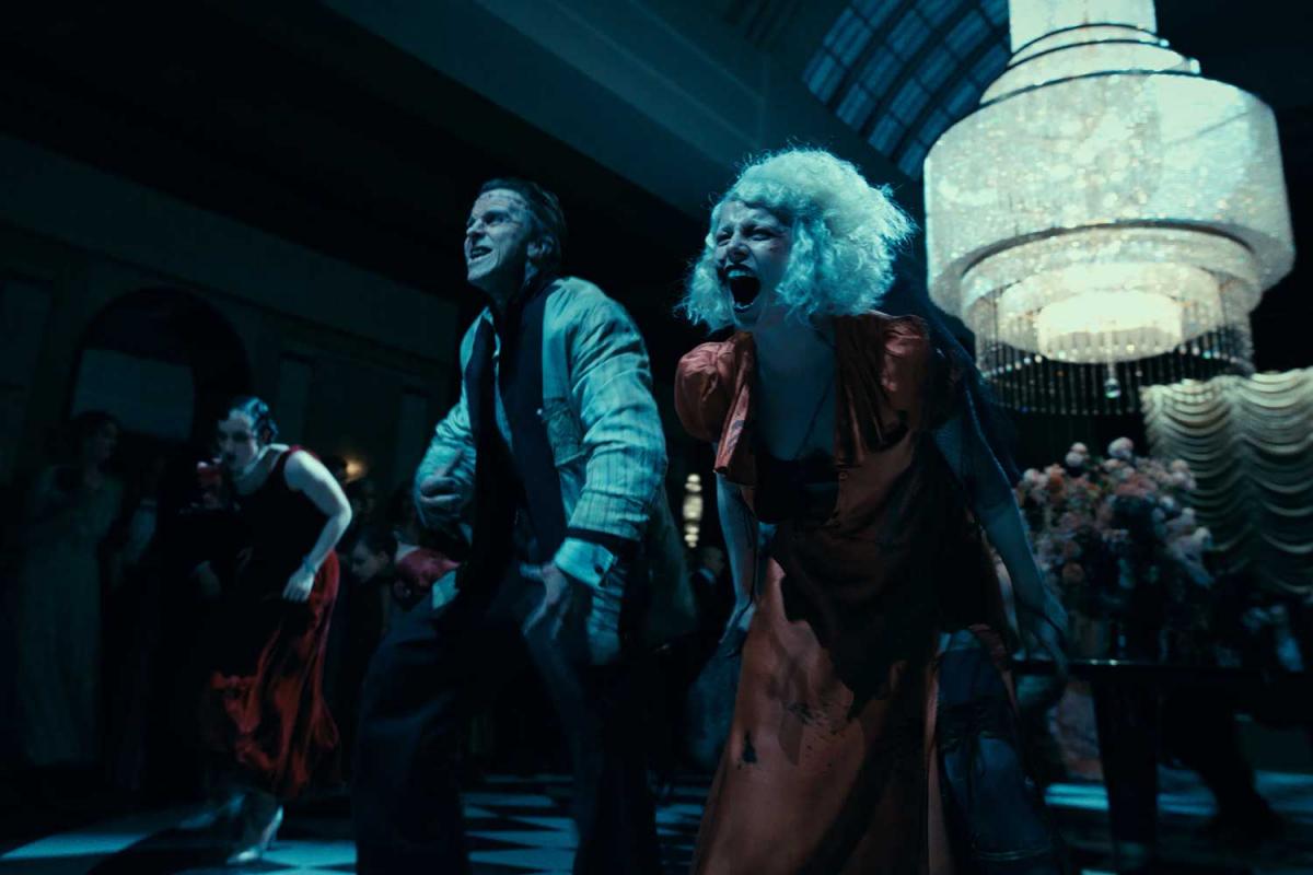 'Наречена!': огляд романтичного горору з Крістіаном Бейлом в ролі самотньої потвори Франкенштейна