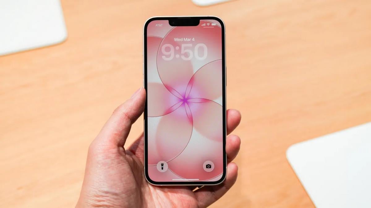 'Бюджетный' iPhone 17e сравнили с iPhone 17: стоит ли переплачивать $200