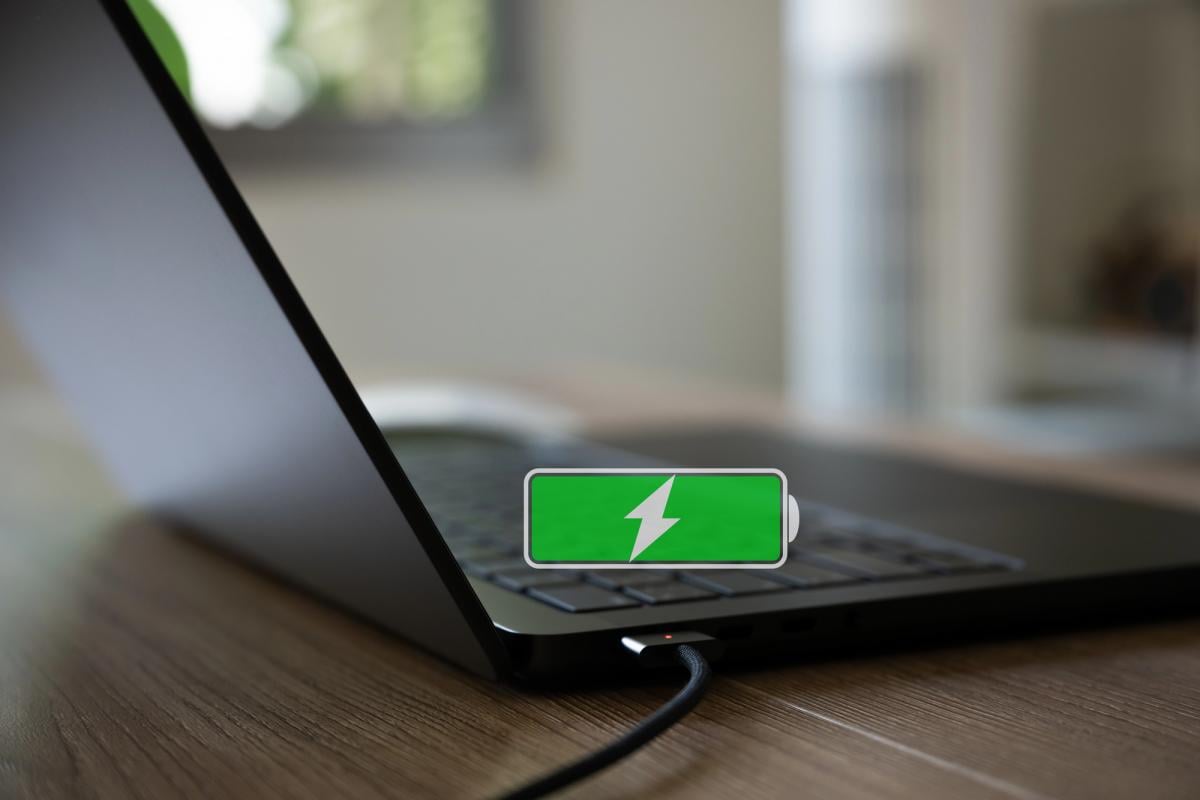 5 ежедневных привычек, которые 'убивают' батарею ноутбука: проверьте себя