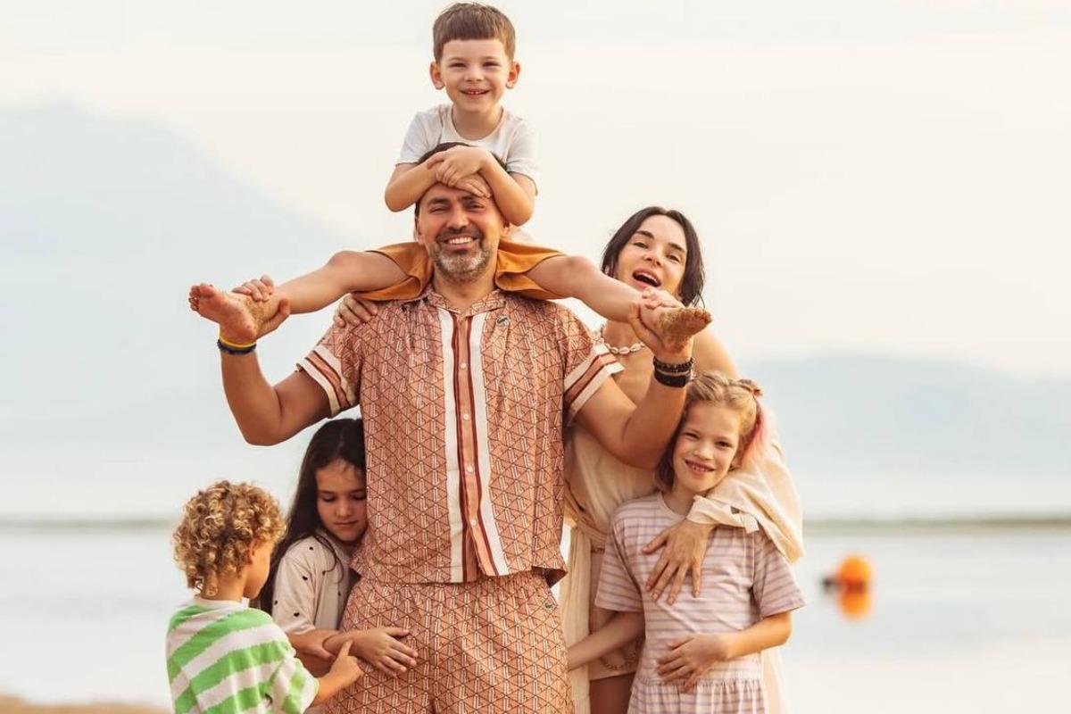 Дружина Мірошниченка зворушливо привітала його з 40-річчям (відео)