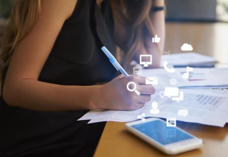 4 вредных привычки, которые 'воруют' заряд смартфона – и вы этого не замечаете