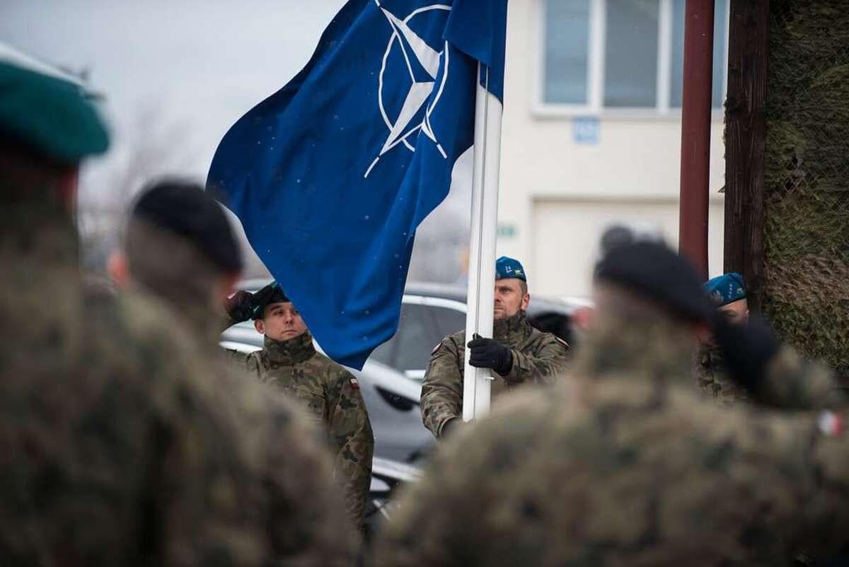 Гібридна війна з РФ не переросте у реальну лише в одному випадку, – екскомандувач НАТО Гібридна війна з РФ не переросте у реальну лише в одному випадку, – екскомандувач НАТО