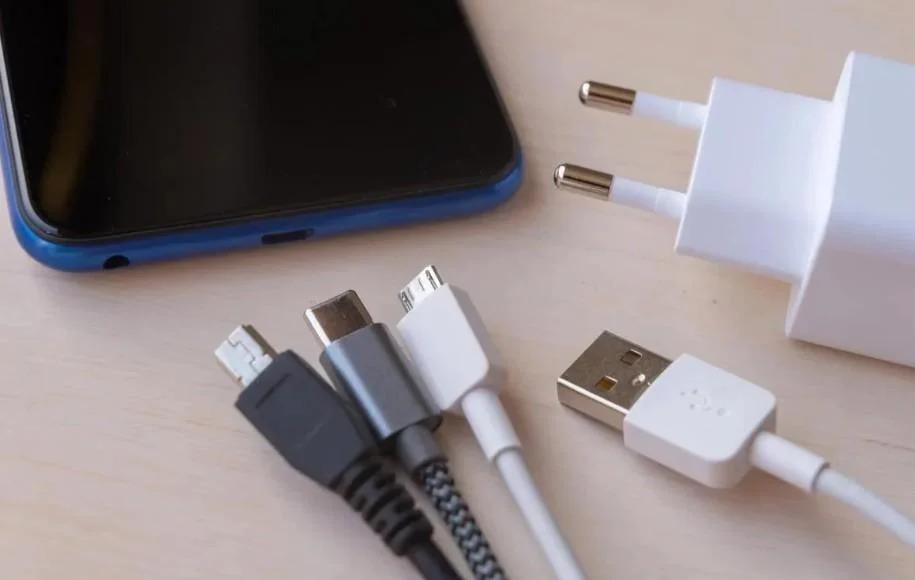 Телефон медленно заряжается: в чем причина, даже если у вас быстрая зарядка