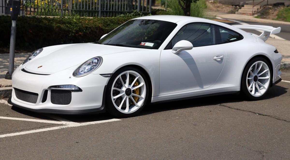 Об этой стране мало кто слышал, но ее жители покупают больше Porsche 911, чем кто-либо в мире