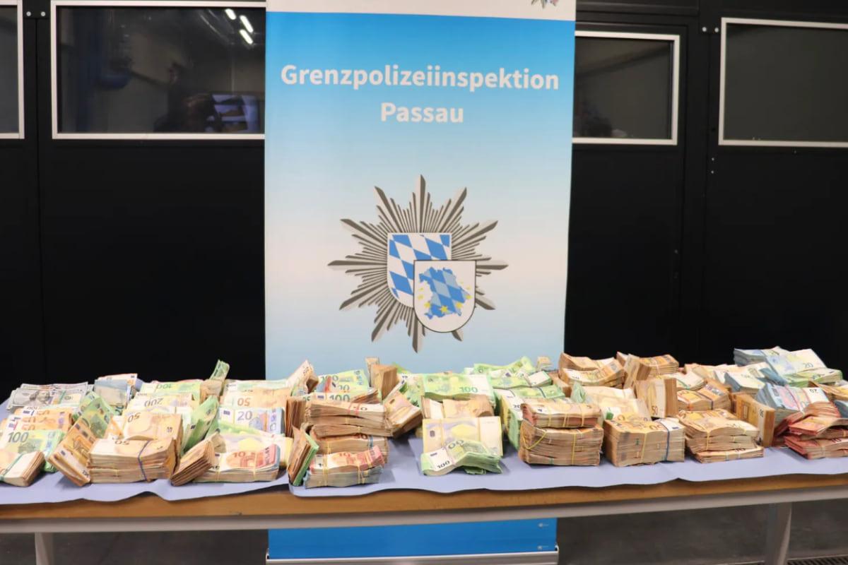 45-летний мужчина вез через Германию миллион евро наличными 45-летний мужчина вез через Германию миллион евро наличными