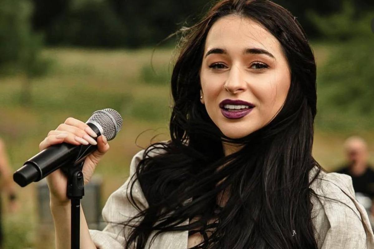 FIÏNKA чесно відповіла, яку суму їй приніс хіт 'Афини'