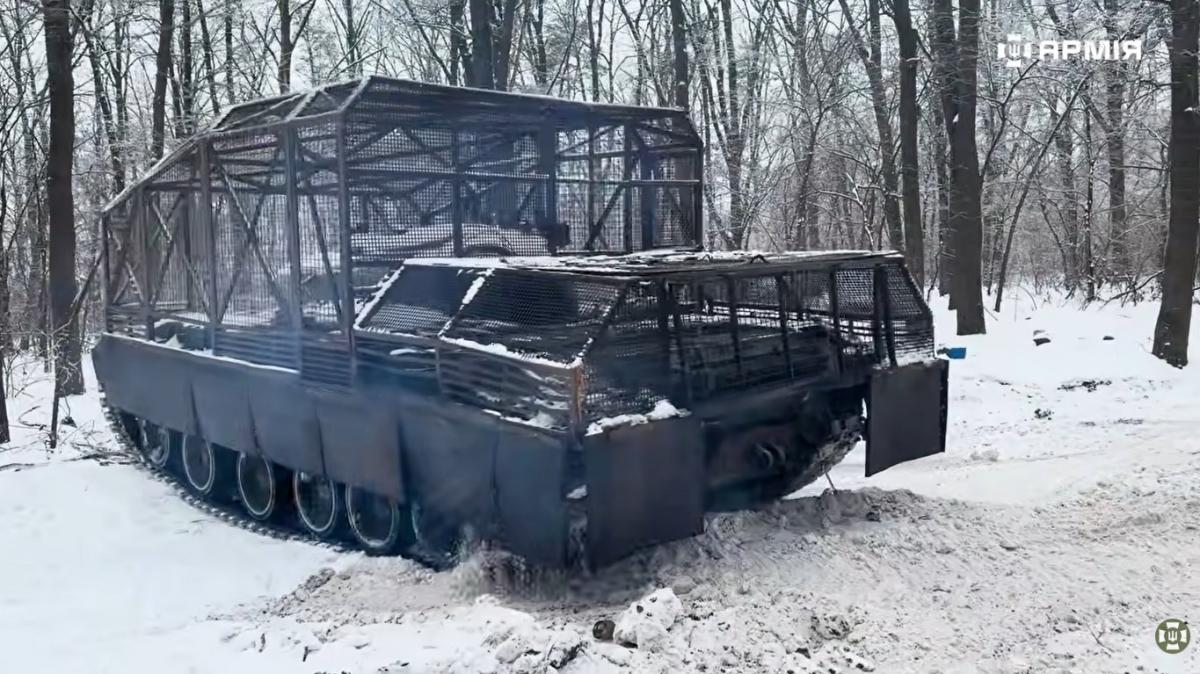 Українські бійці створили унікальний 'танк-франкенштейн' (відео)