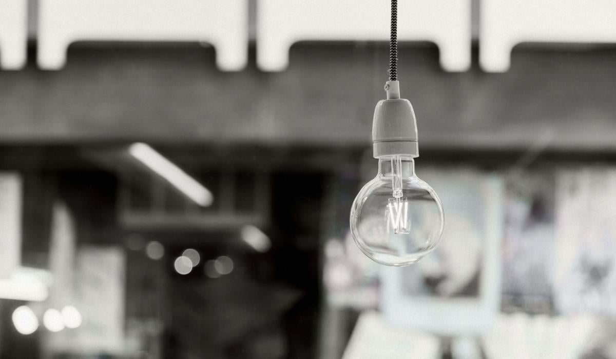 Лампочка Ильича - кто изобрел