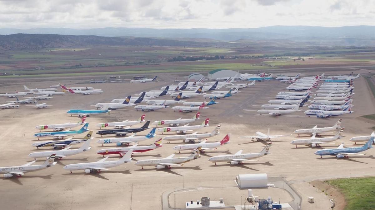 Цей аеропорт став гігантською 'парковкою' для літаків через війну в Ірані