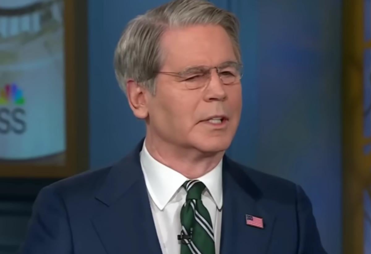 Бессент назвав нову ціль для атак США в війні проти Ірану, - Bloomberg Бессент назвав нову ціль для атак США в війні проти Ірану, - Bloomberg