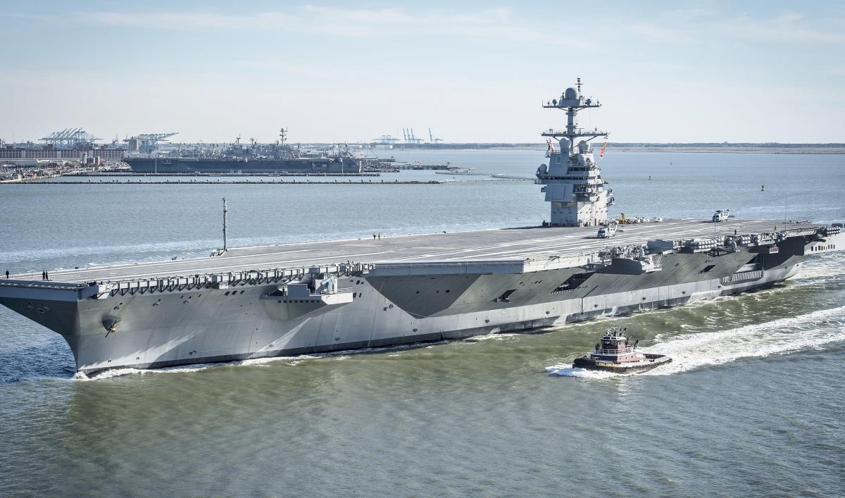 Самый современный авианосец ВМС США прибыл в порт после операции на Ближнем Востоке, - ВІ