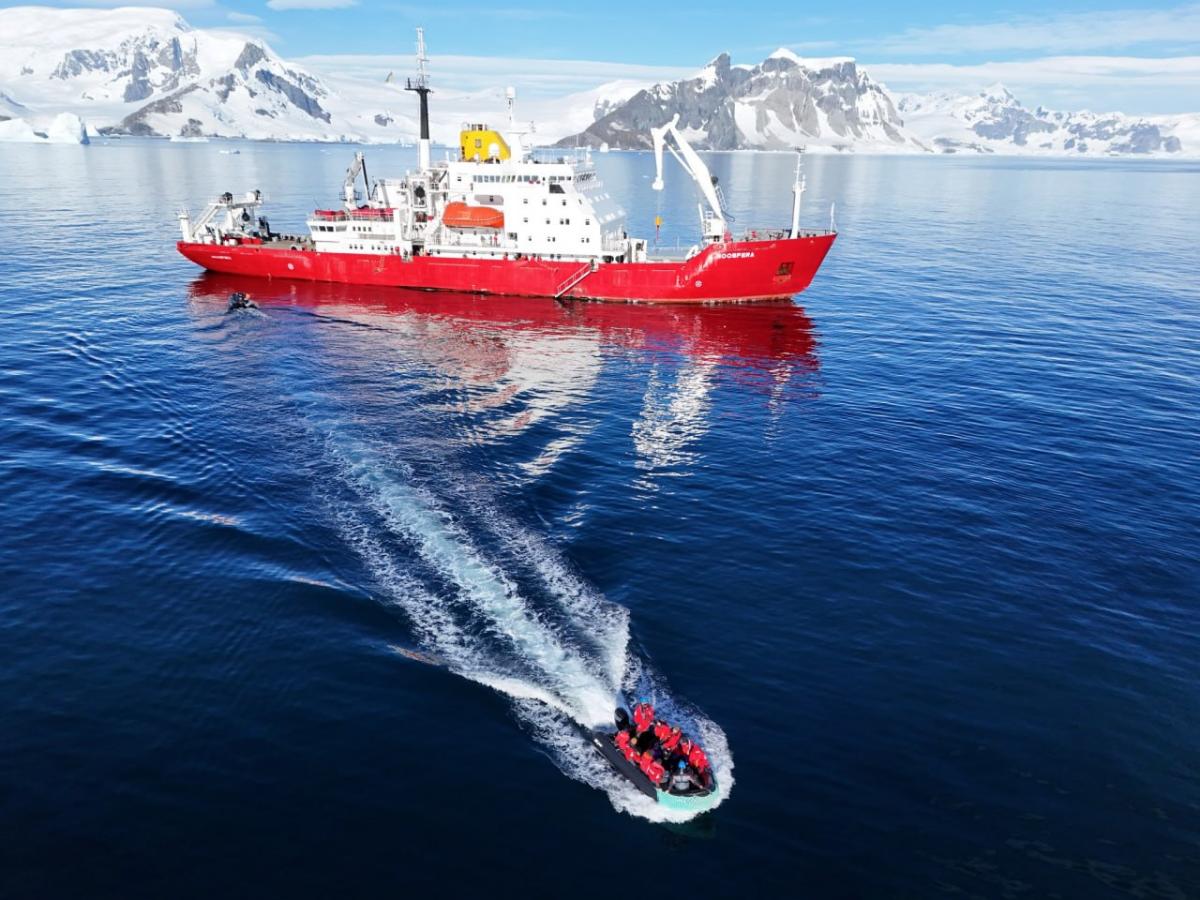 'В Антарктиді видно центр нашої галактики. Таке відчуття, що ти зовсім близько до космосу', – керівниця 31-ї УАЕ Анжеліка Ганчук