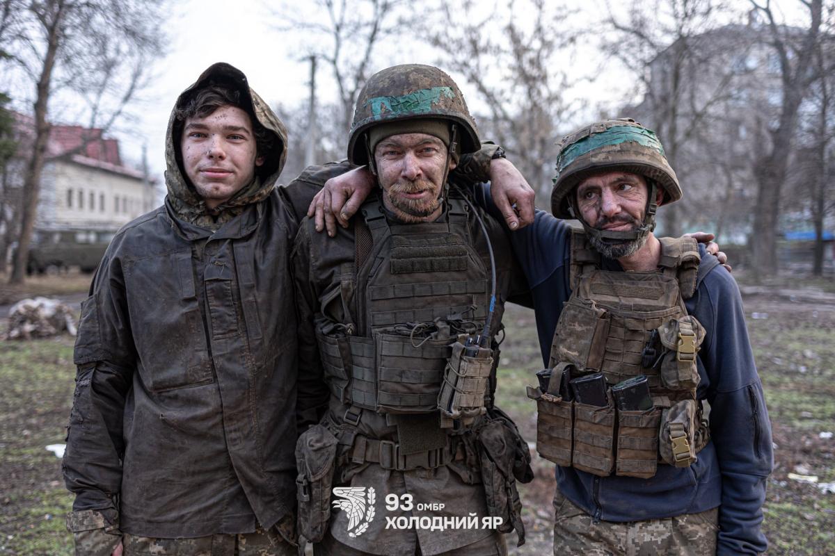 21 рік наймолодшому: тріо українських піхотинців тримали позиції 224 дні поспіль