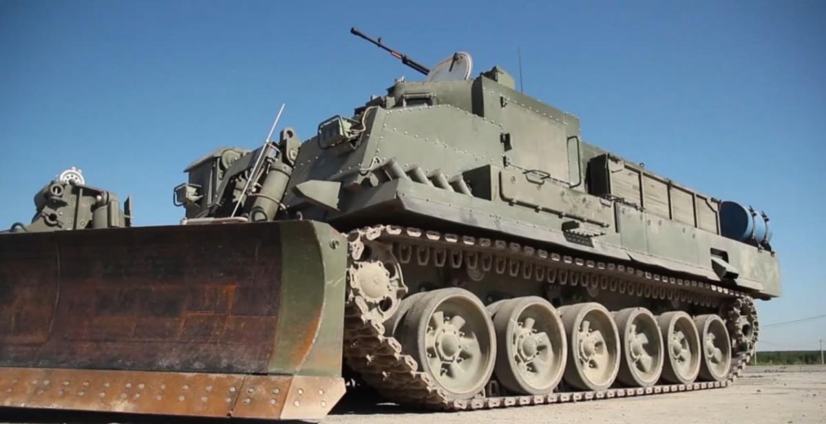 Росія прийняла на озброєння новий інженерний танк: він замінить одразу три інші машини Росія прийняла на озброєння новий інженерний танк: він замінить одразу три інші машини