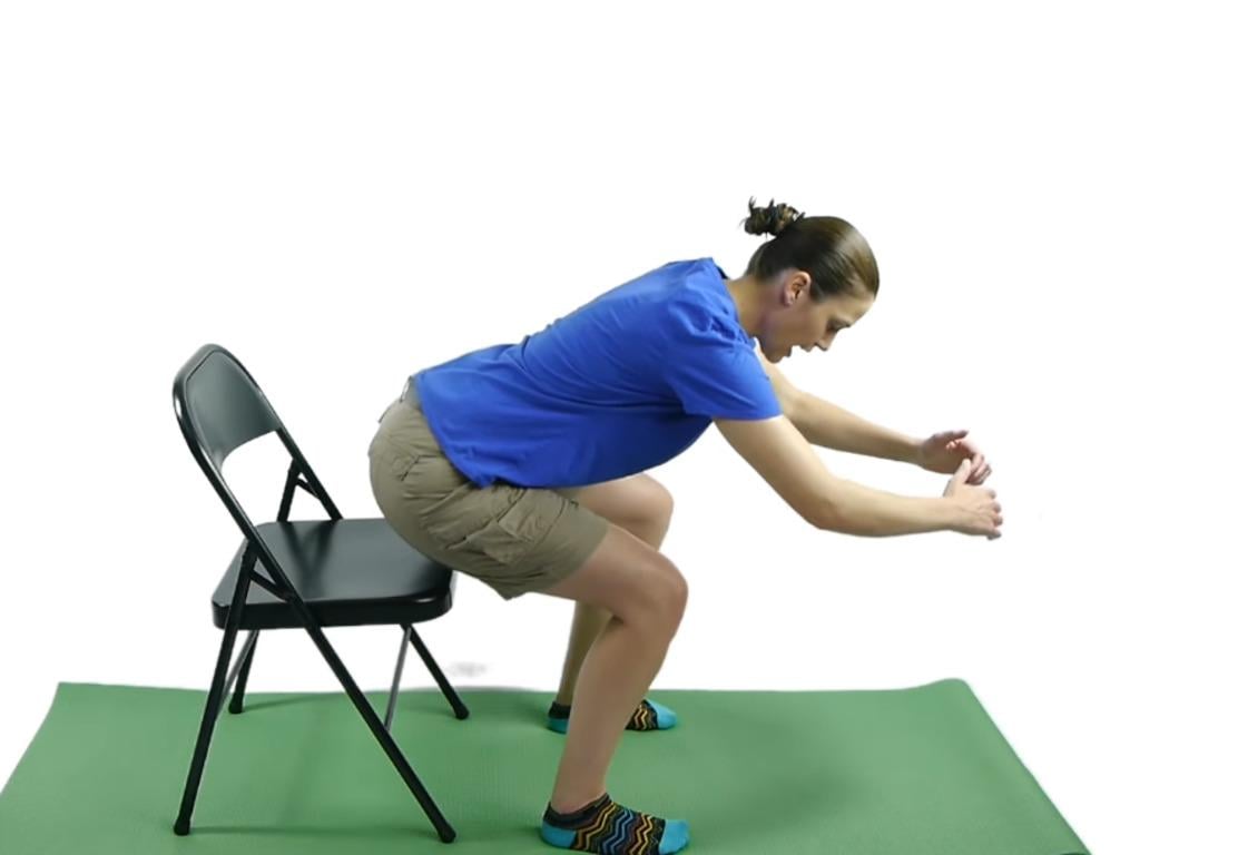 Як зберегти силу після 60: тренер назвав 5 вправ, які допомагають швидше, ніж спортзал Як зберегти силу після 60: тренер назвав 5 вправ, які допомагають швидше, ніж спортзал