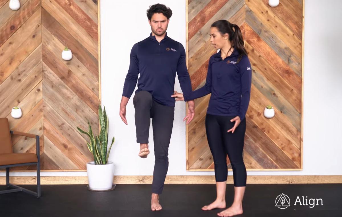 Як зберегти силу після 60: тренер назвав 5 вправ, які допомагають швидше, ніж спортзал Як зберегти силу після 60: тренер назвав 5 вправ, які допомагають швидше, ніж спортзал