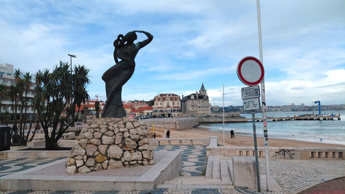 Кашкайш: затишний пляжний курорт в Португалії, де можна зазирнути в пащу Диявола Кашкайш: затишний пляжний курорт в Португалії, де можна зазирнути в пащу Диявола