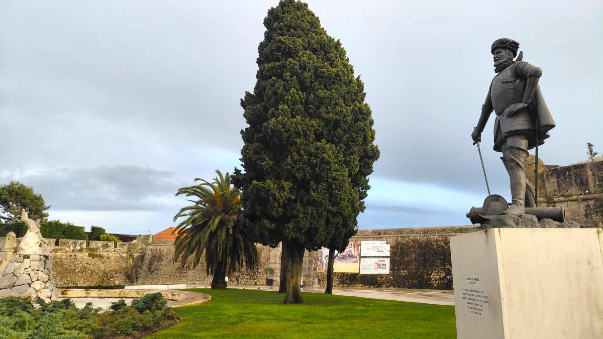 Кашкайш: затишний пляжний курорт в Португалії, де можна зазирнути в пащу Диявола Кашкайш: затишний пляжний курорт в Португалії, де можна зазирнути в пащу Диявола