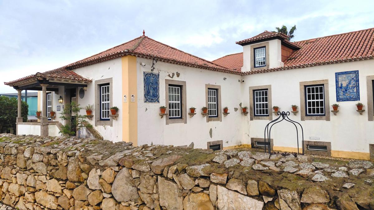 Кашкайш: затишний пляжний курорт в Португалії, де можна зазирнути в пащу Диявола Кашкайш: затишний пляжний курорт в Португалії, де можна зазирнути в пащу Диявола