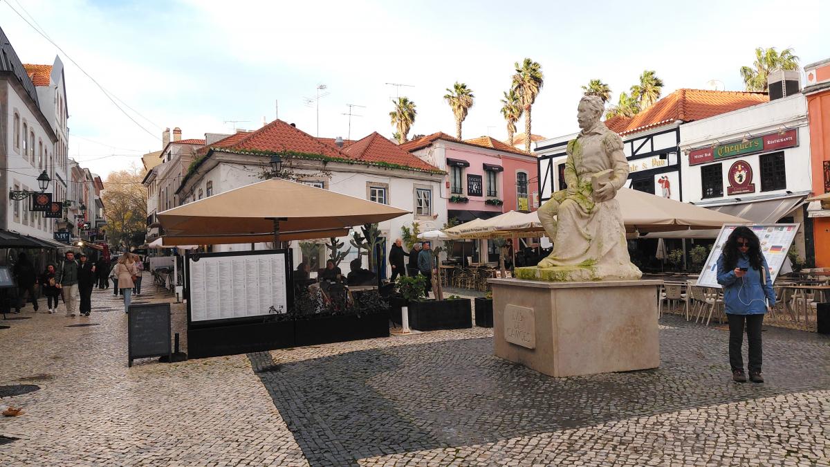 Кашкайш: затишний пляжний курорт в Португалії, де можна зазирнути в пащу Диявола Кашкайш: затишний пляжний курорт в Португалії, де можна зазирнути в пащу Диявола