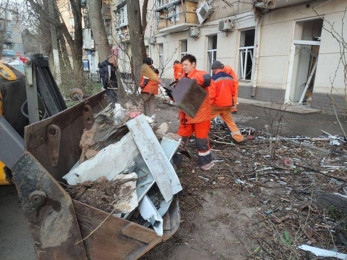 Масований удар РФ по Одесі: загинуло двоє людей, багато поранених (фото)