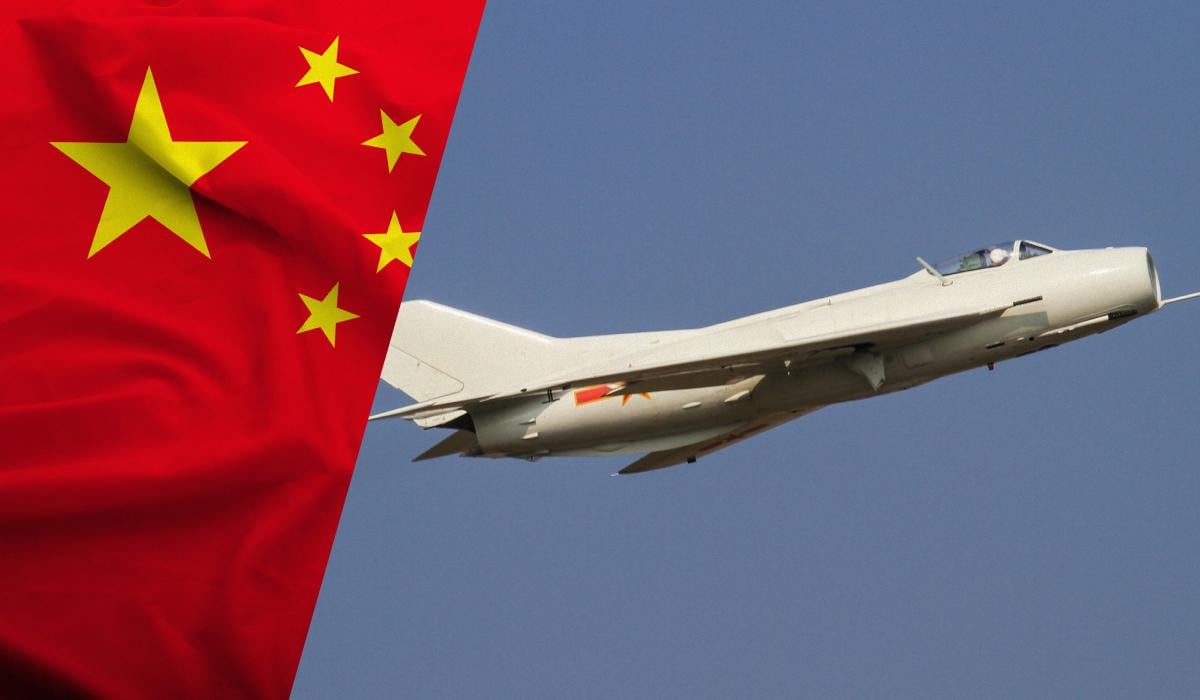 Китай розгорнув біля Тайваню сотні літаків, переобладнаних на дрони, - Reuters