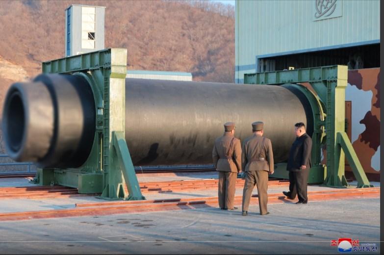 КНДР провела випробування ракети, що здатна дістати до США