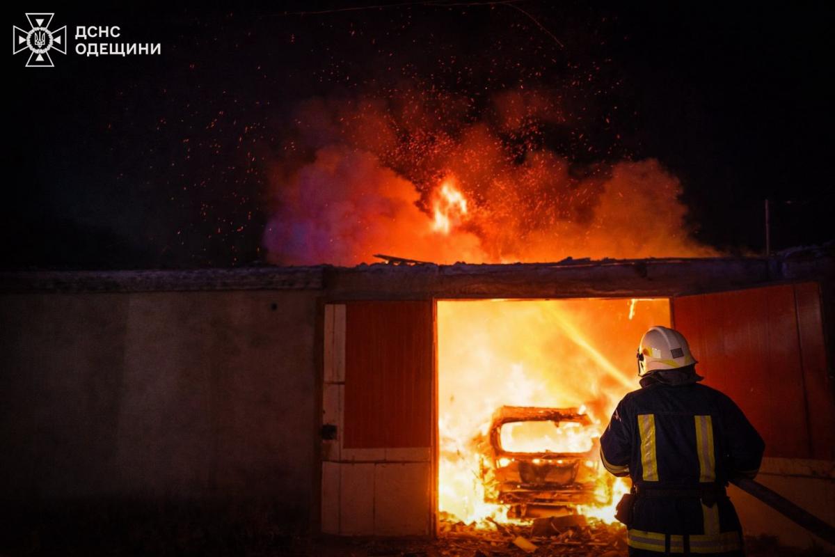 Россия атаковала ряд областей Украины: возникли перебои с электричеством, ранены дети Россия атаковала ряд областей Украины: возникли перебои с электричеством, ранены дети