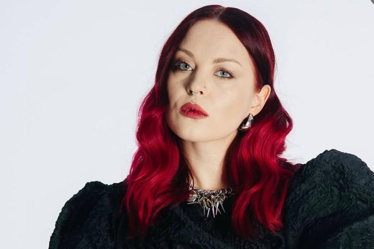 Відома співачка відверто розповіла про спілкування з родичами з РФ: 