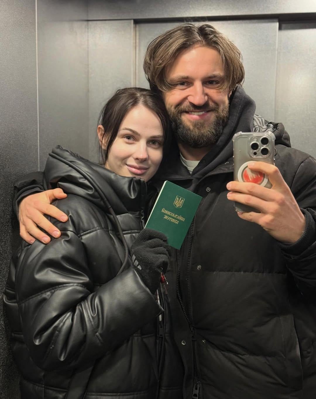 Победитель 'Холостячки' со Златой Огневич впервые показал свою возлюбленную (фото) Победитель 'Холостячки' со Златой Огневич впервые показал свою возлюбленную (фото)