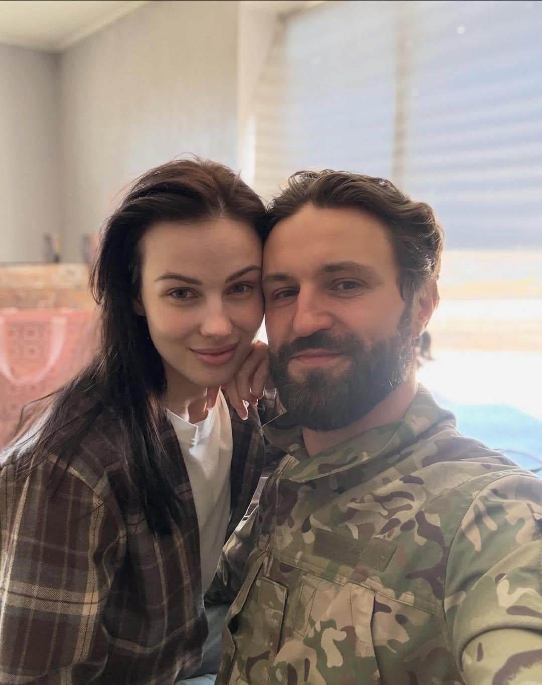 Победитель 'Холостячки' со Златой Огневич впервые показал свою возлюбленную (фото) Победитель 'Холостячки' со Златой Огневич впервые показал свою возлюбленную (фото)