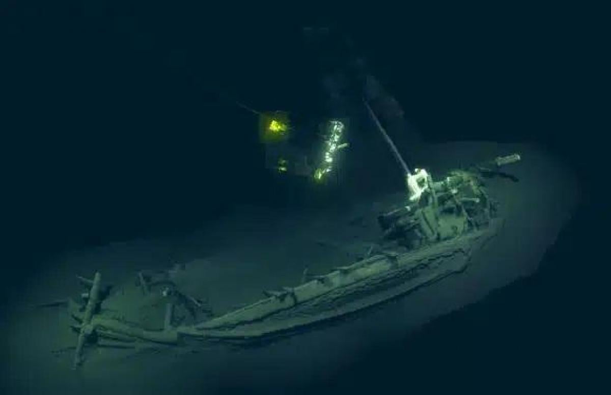 В Черном море нашли идеально сохранившийся греческий корабль (фото) В Черном море нашли идеально сохранившийся греческий корабль (фото)