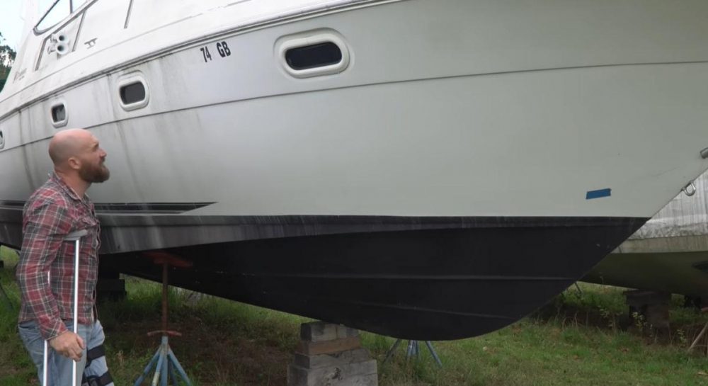 Мужчина поехал за бесплатной лодкой с Facebook Marketplace, а получил целую заброшенную яхту Kép