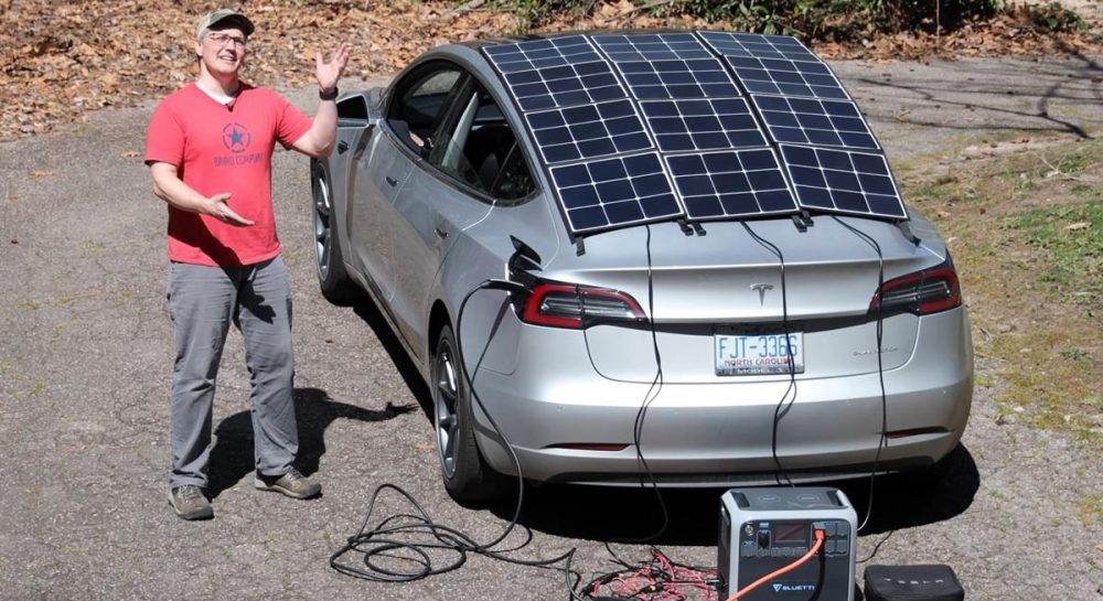 чоловік встановив сонячні панелі на свій автомобіль