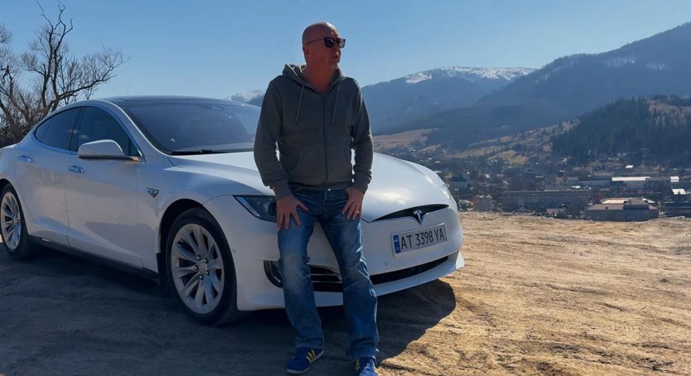 чоловік перевірив запас ходу під час поїздки Україною