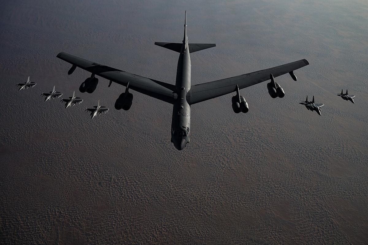 В США на військовій базі розбився бомбардувальник B-52, загинуло 8 осіб, - AP