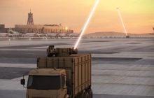 Лазери та мікрохвильова зброя: Forbes про рецепт боротьби з дронами наступного покоління