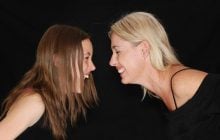 Почему некоторые родители не могут перестать помогать взрослым детям: пояснение психологов