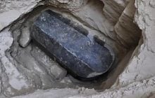 В Египте открыли огромный 27-тонный герметично закрытый саркофаг: что в нем нашли