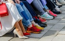 Эксперт по путешествиям советует туристам всегда оставлять обувь в сейфе отеля: в чем причина