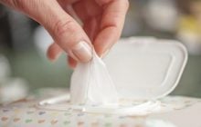 Что никогда не стоит чистить дезинфицирующими салфетками: эксперты назвали 8 предметов