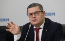 У нас достатньо людей, щоб воювати 10 років і навіть більше, - нардеп