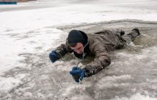 Крайне опасно: украинцев предупреждают о коварности ледяного покрова на водоемах