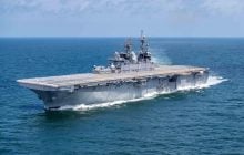 США отправили USS Tripoli на Ближний Восток: корабль умеет то, что не под силу авианосцам