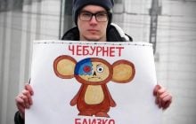 РФ захлестнули цифровые 90-е: люди взялись за рации, пейджеры и боятся "железного занавеса"